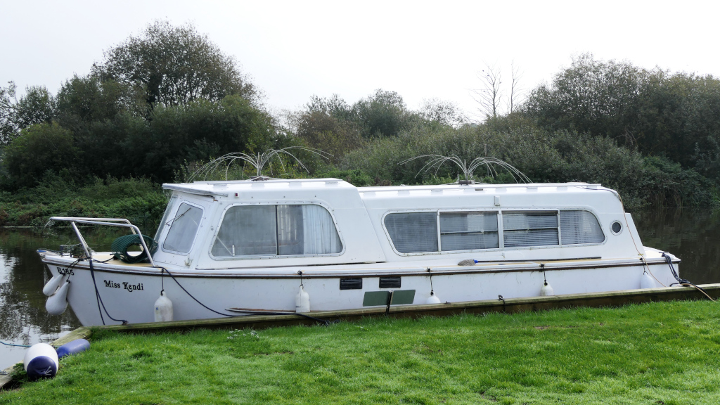 side view of Miss Kendi